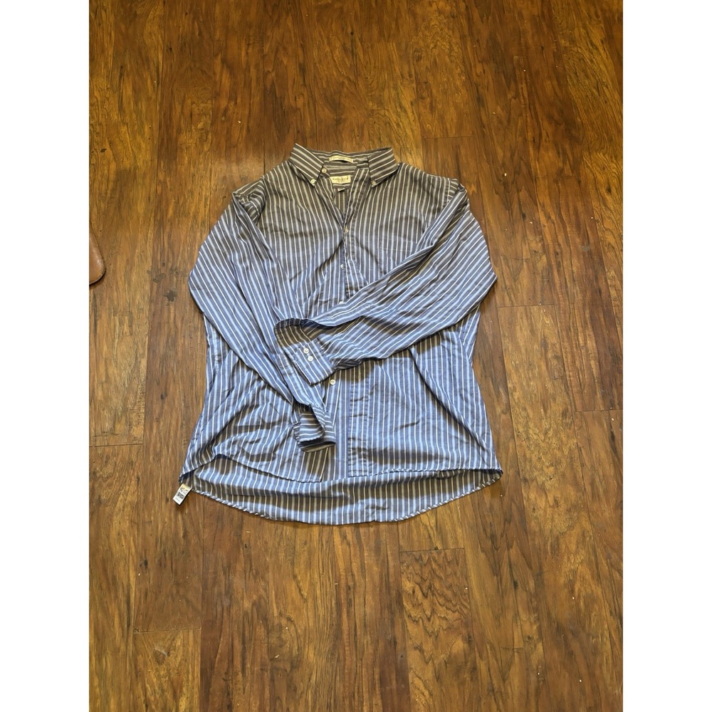 Van Heusen Classic Fit men's button down long sleeved shirt  34/35